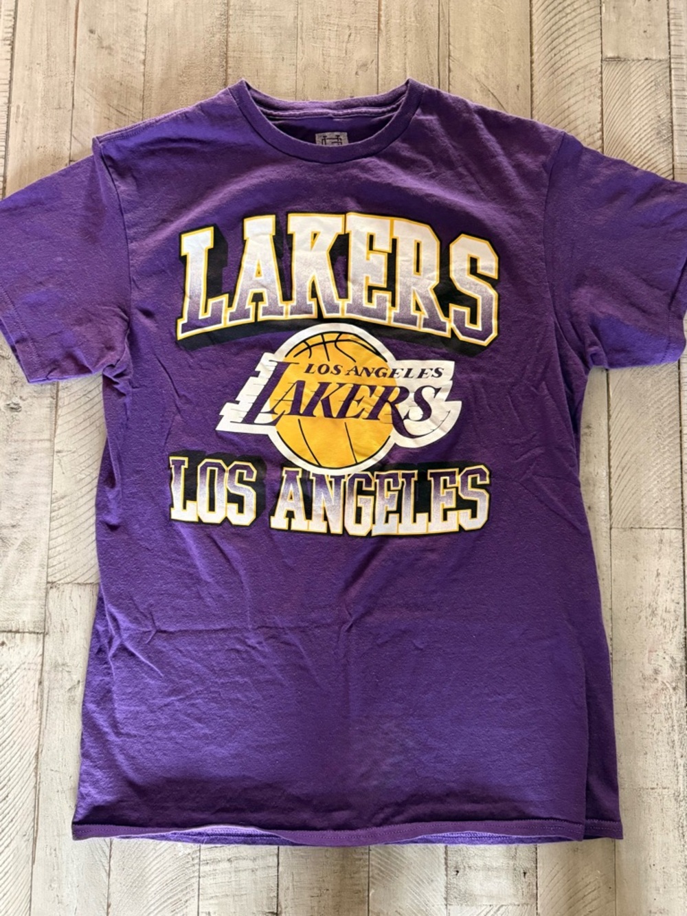 Los Angeles Lakers Men’s Vintage Style T-shirt Size Medium